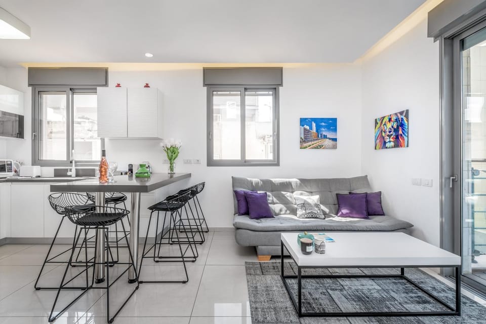 Ben Yehuda Cosy 2BDR & Balcony close the beach Apartment in Tel Aviv-Yafo
