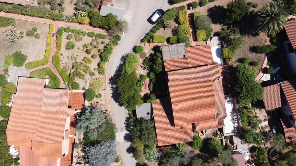 Neighbourhood, Bird's eye view