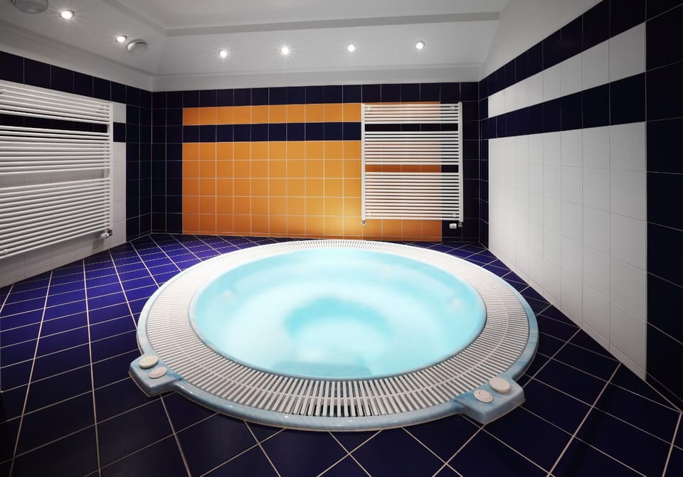 Hot Tub, Spa and wellness centre/facilities