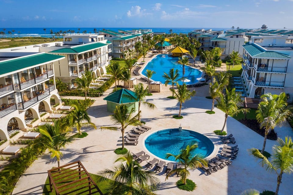 Bird's eye view, Pool view
