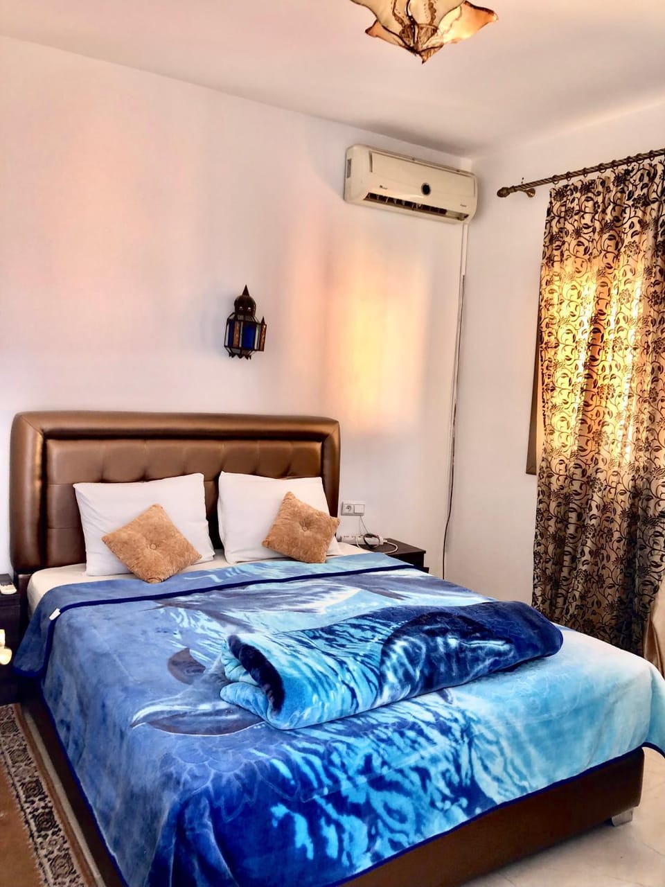Bed, Bedroom, air conditioner