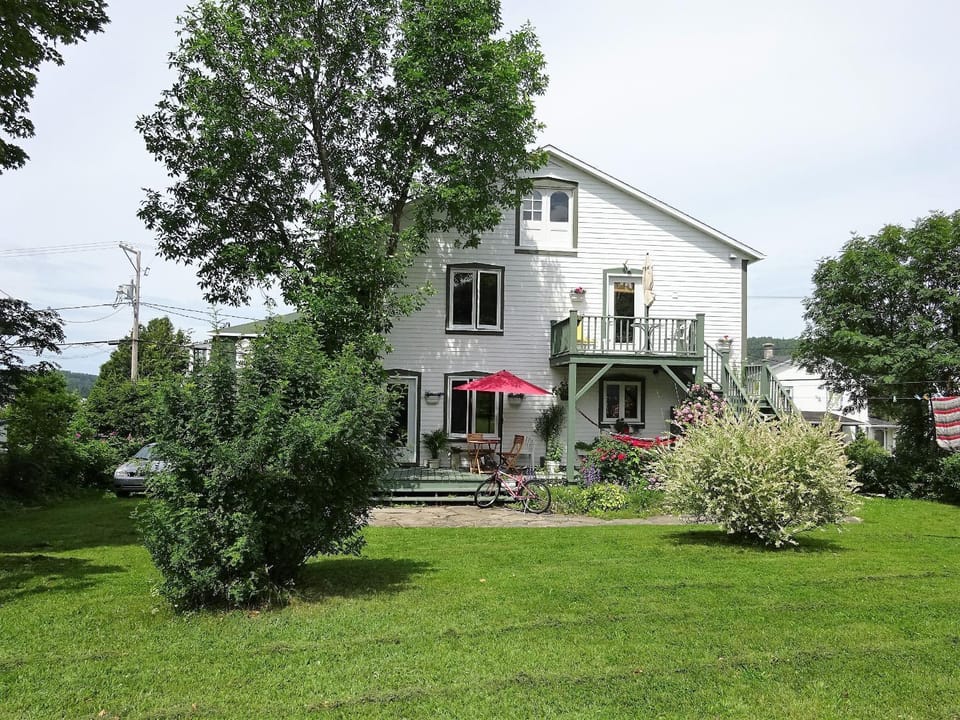 Property building, Balcony/Terrace, Garden view