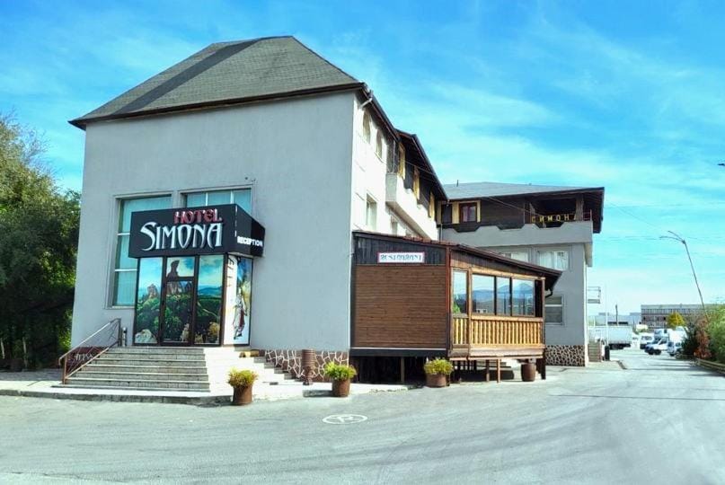 Property building, Children play ground, Food, Street view, Parking, hair dryier, vending machine