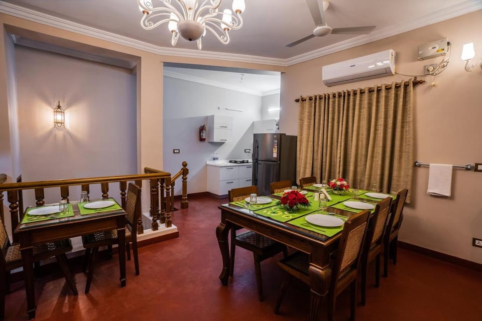 Restaurant/places to eat, Dining area