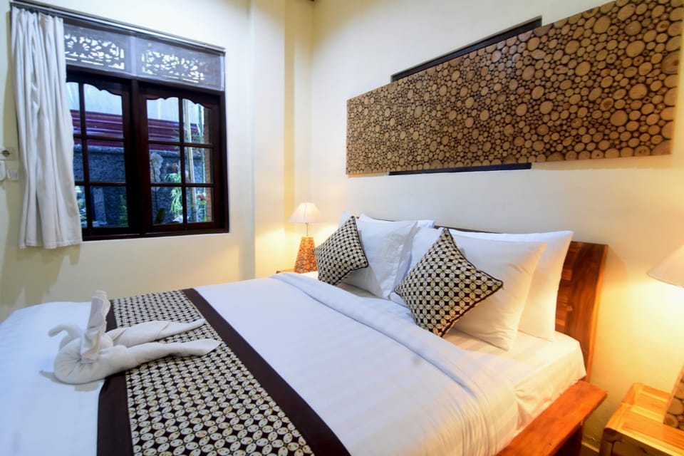 Property building, Bed, Bedroom