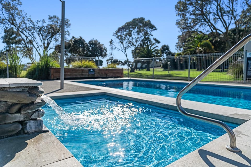 Swimming pool, Swimming pool