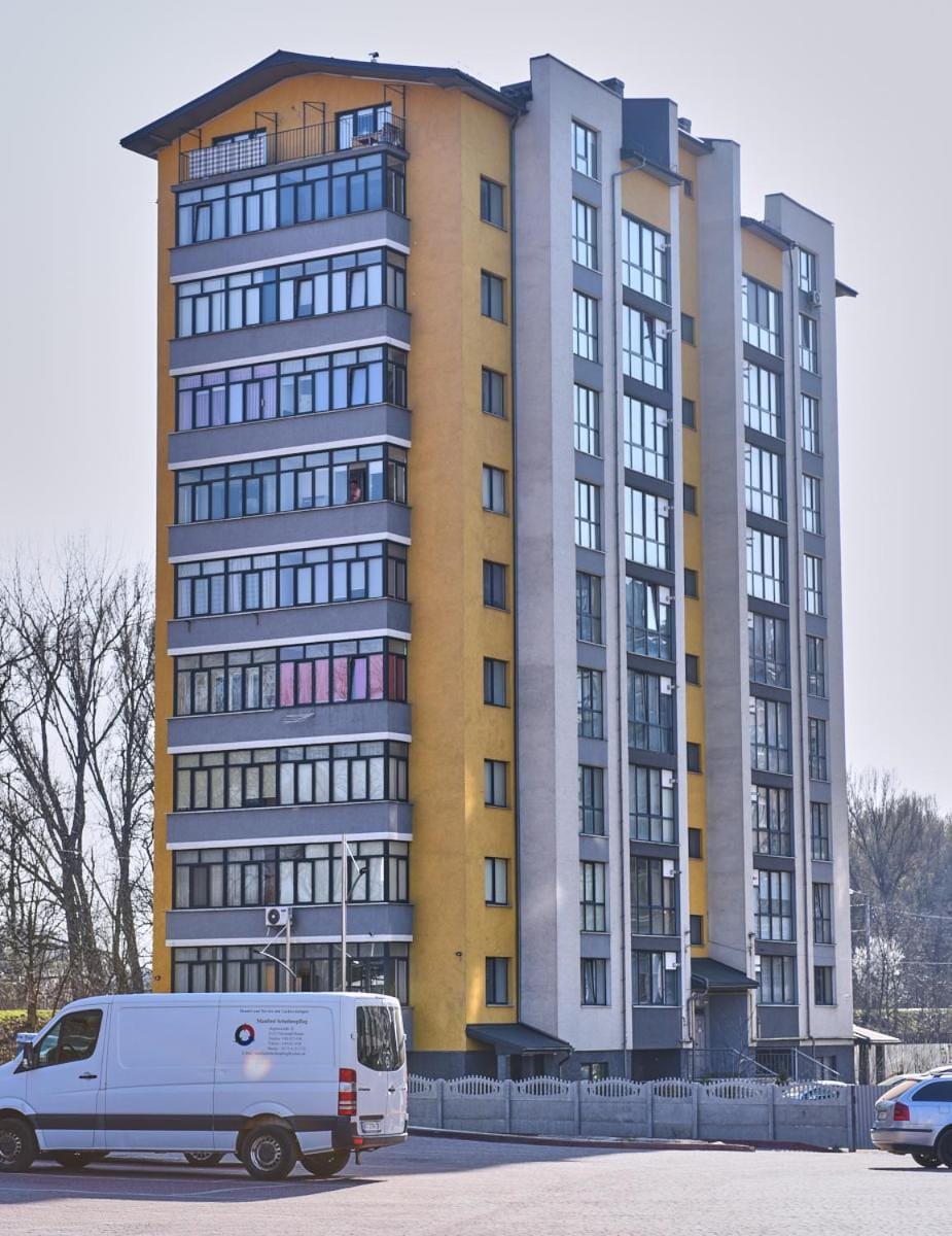 Property building, Facade/entrance, Location