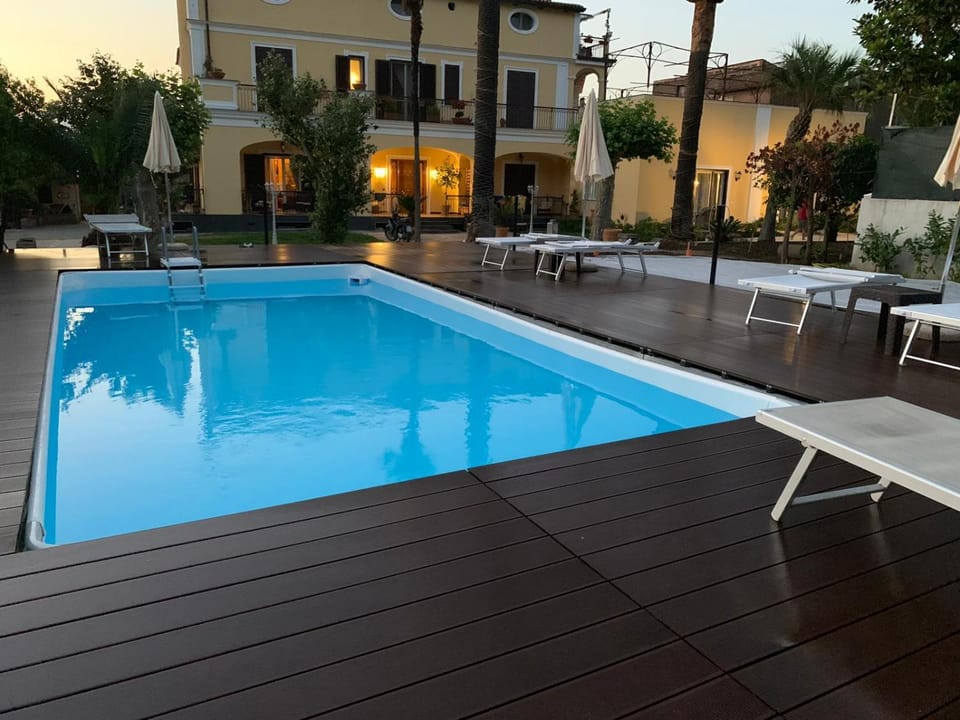 Swimming pool, Swimming pool