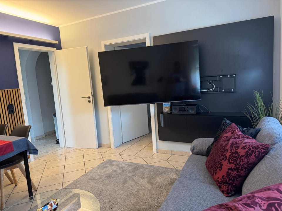 TV and multimedia, Living room, Dining area