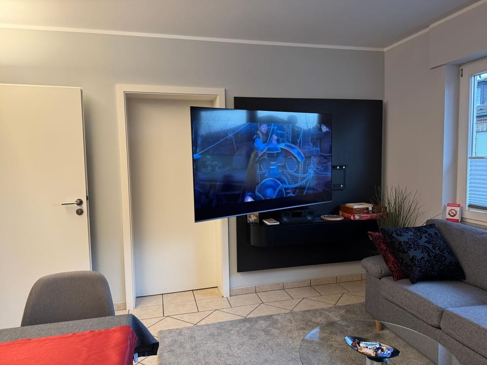 TV and multimedia, Living room, Dining area