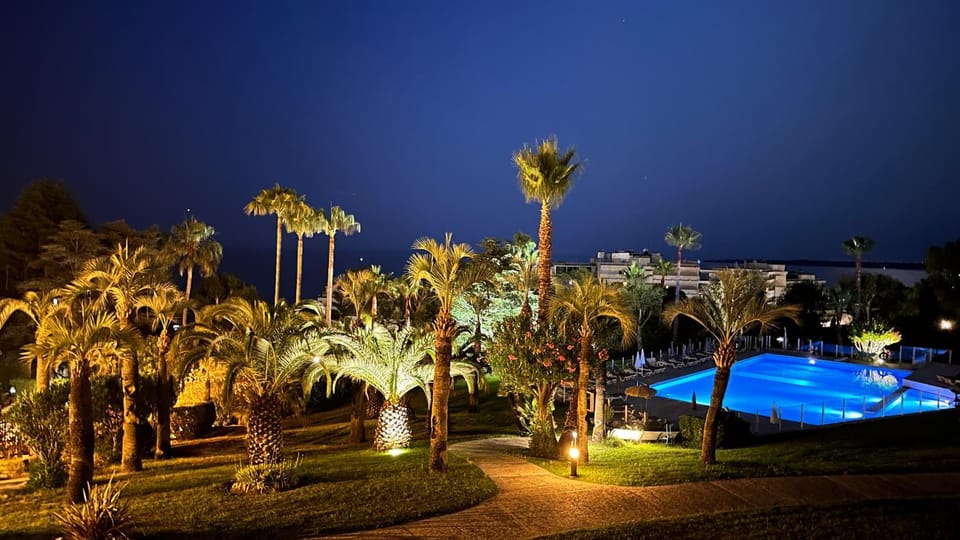 APPARTEMENT 2 chambres vue mer panoramique, proche Croisette Cannes Apartment in Cannes