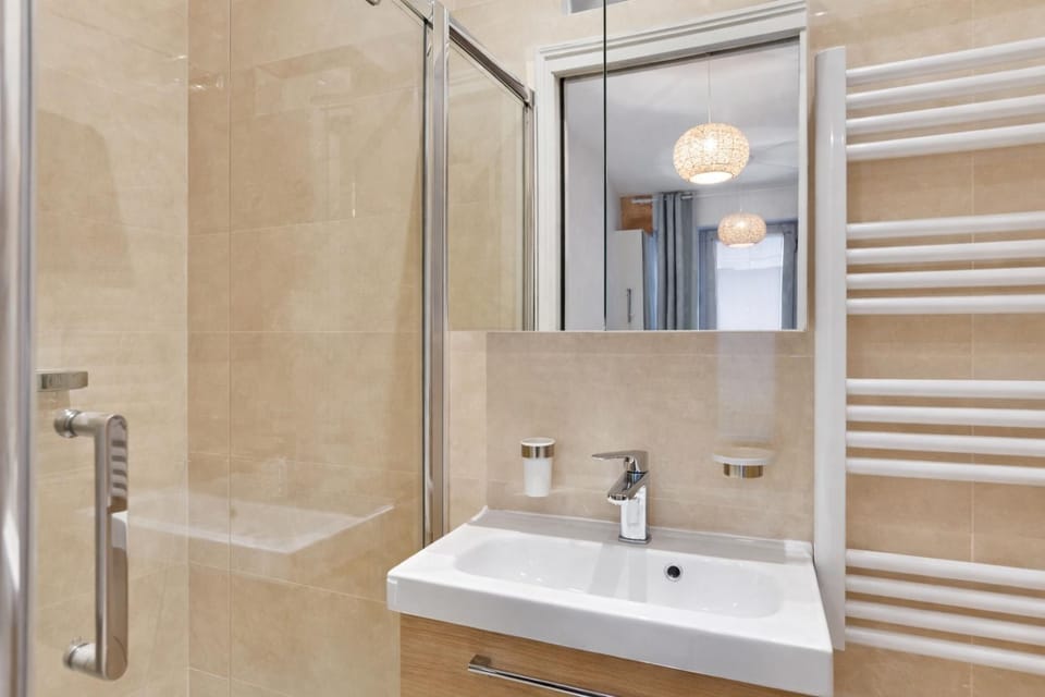 Studio near Le Moulin Rouge and Montmartre Apartment in Paris