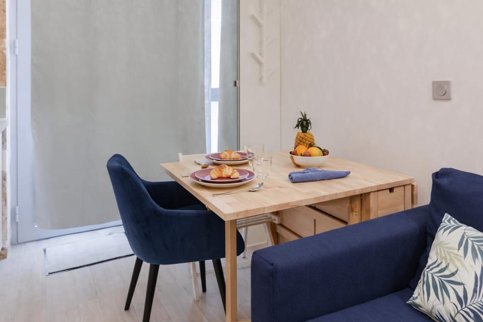 Studio near Le Moulin Rouge and Montmartre Apartment in Paris