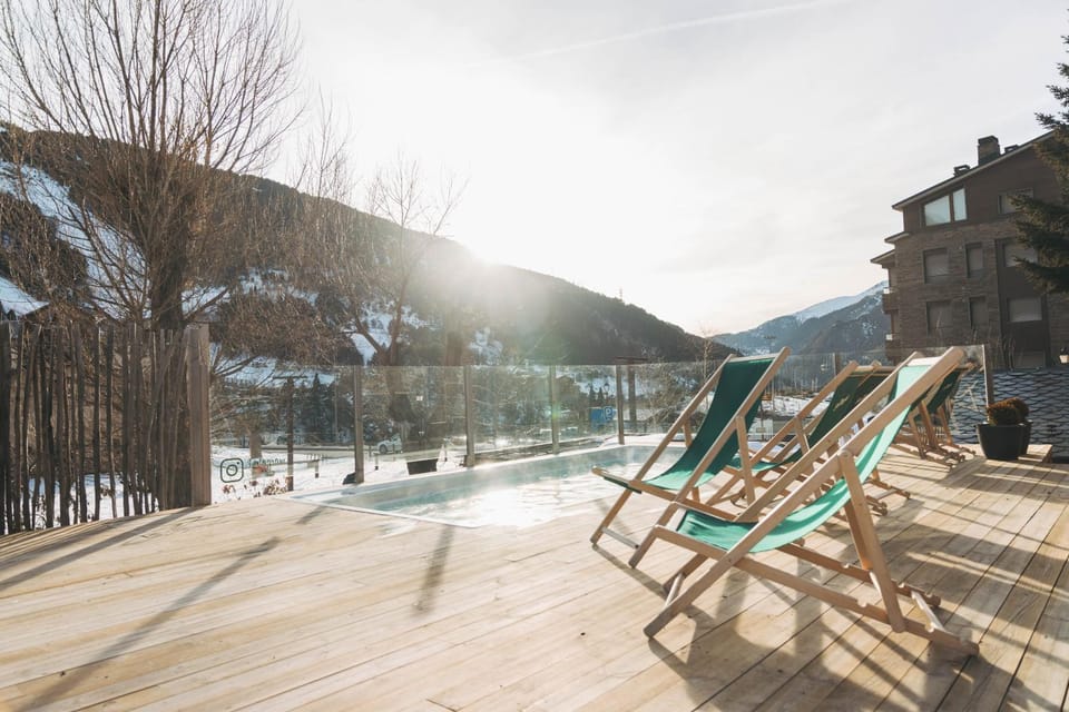 Winter, Mountain view, Swimming pool