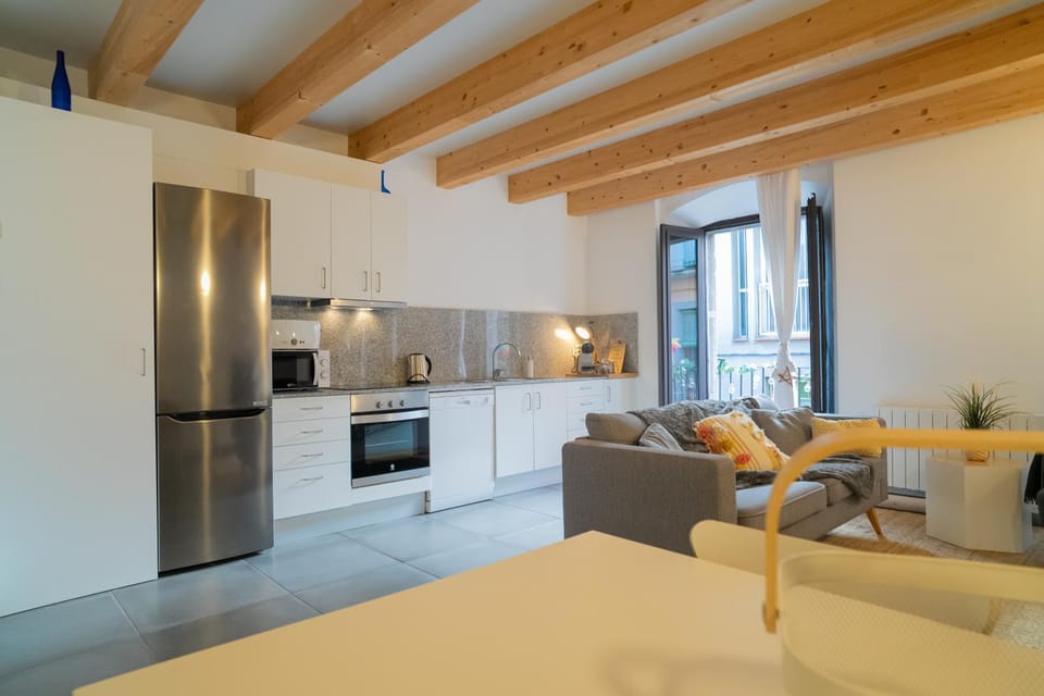 Living room, Dining area, oven, stove