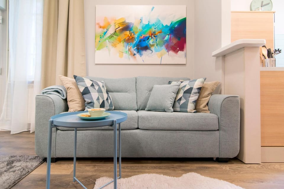 Bed, Living room