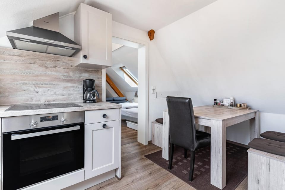 Property building, Kitchen or kitchenette, Living room