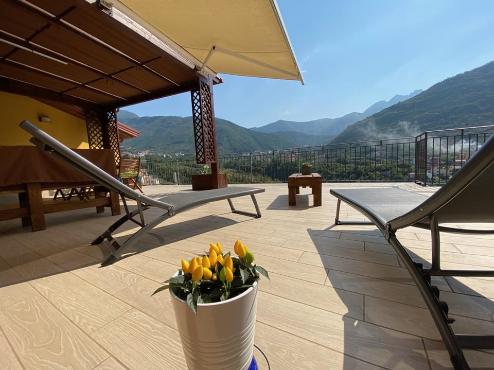 Patio, Day, Natural landscape, View (from property/room), Balcony/Terrace, Mountain view, sunbed
