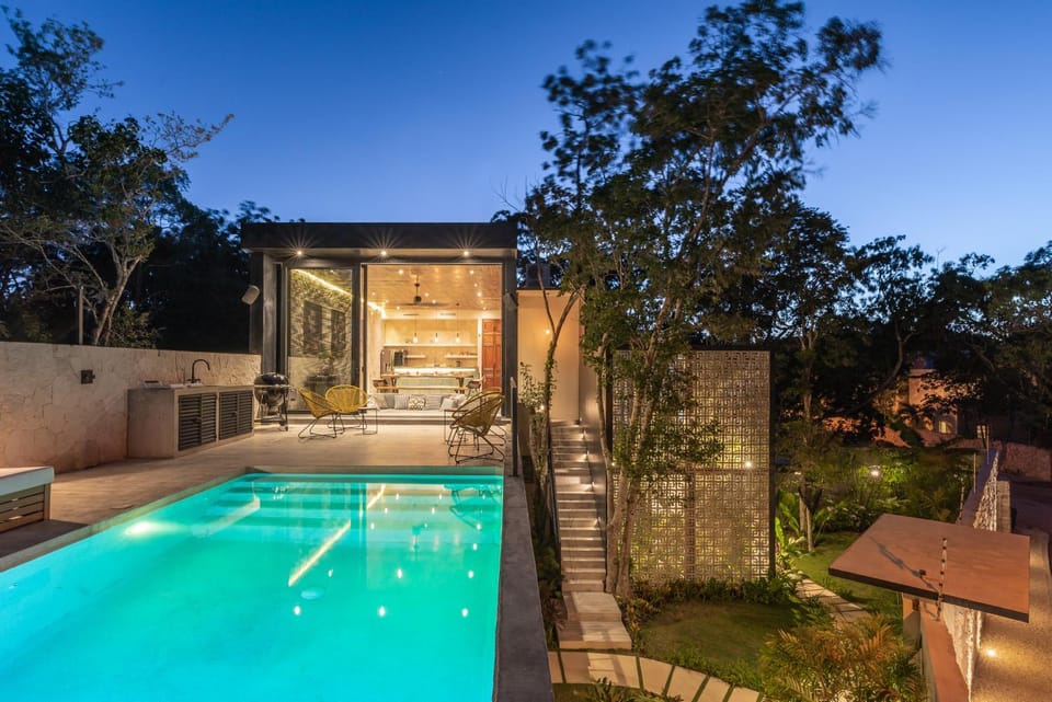 Swimming pool