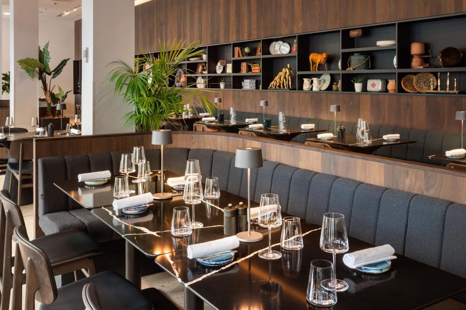 Restaurant/places to eat, Dining area