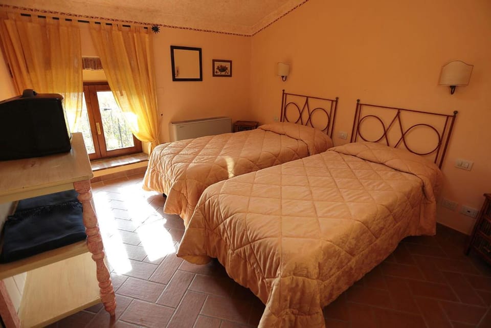 Poggio Agli Ulivi Farm Stay in Emilia-Romagna