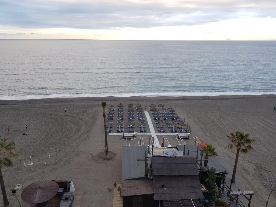 Property building, Restaurant/places to eat, Beach