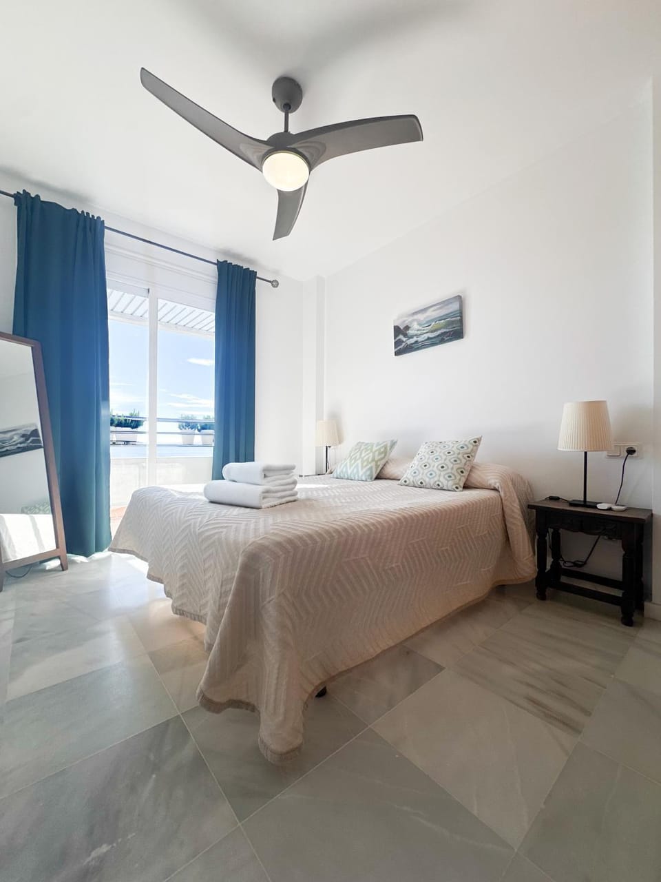 Apartamento Aguamarina 4B Primera Línea de Playa Apartment in Estepona