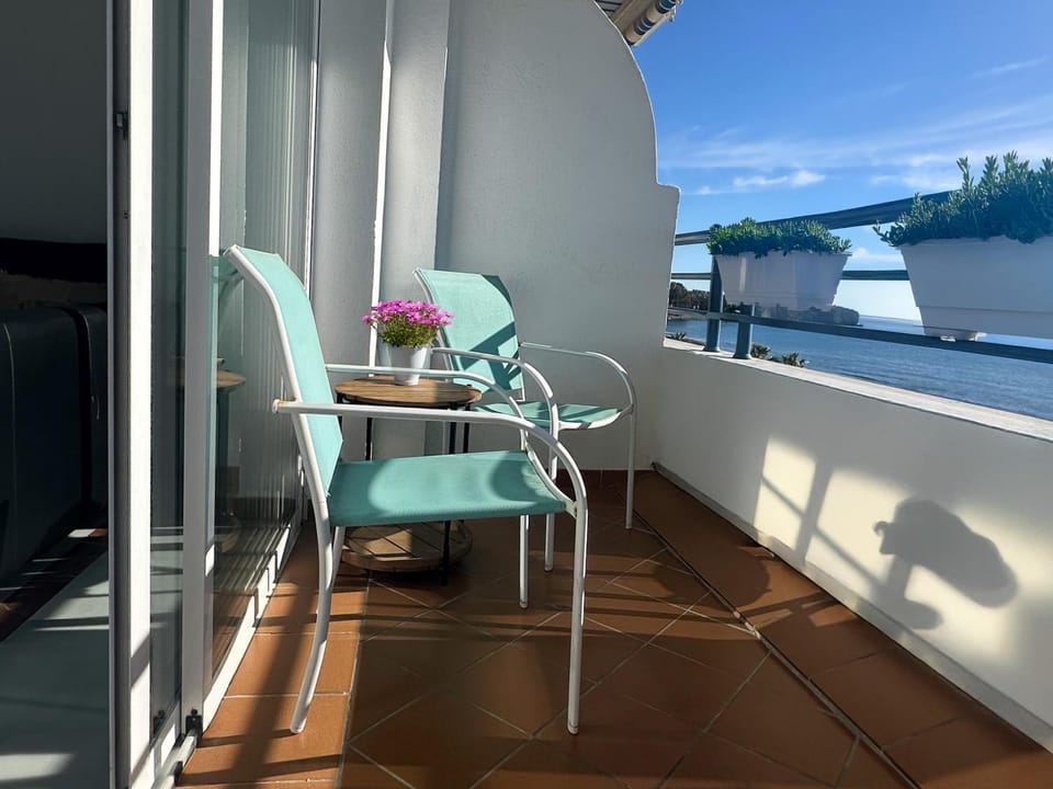 Apartamento Aguamarina 4B Primera Línea de Playa Apartment in Estepona