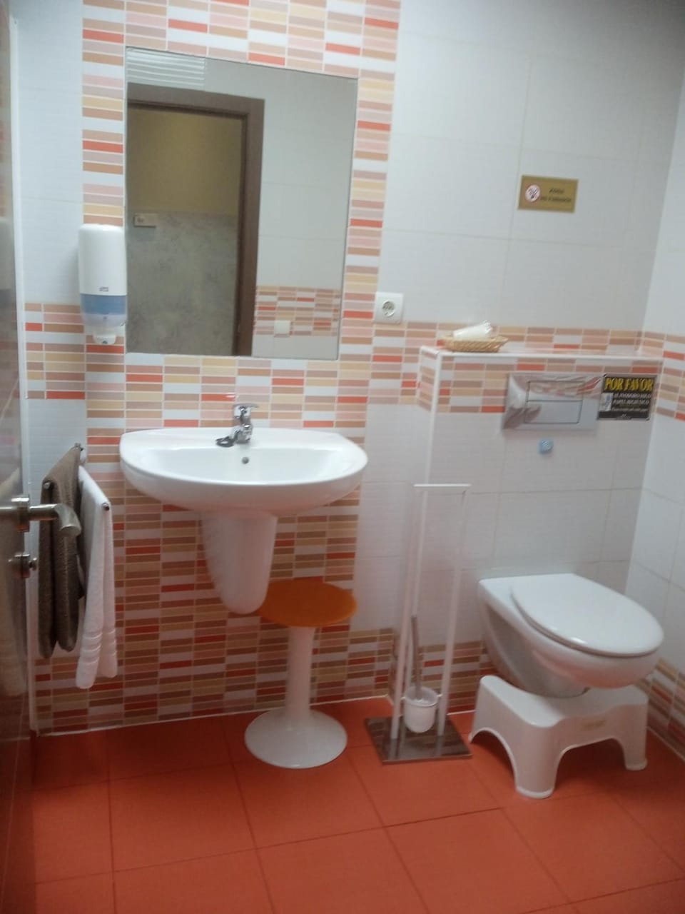 Bathroom, towels