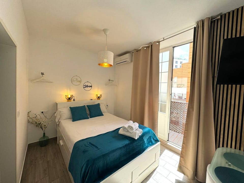 Bed, Bedroom, air conditioner