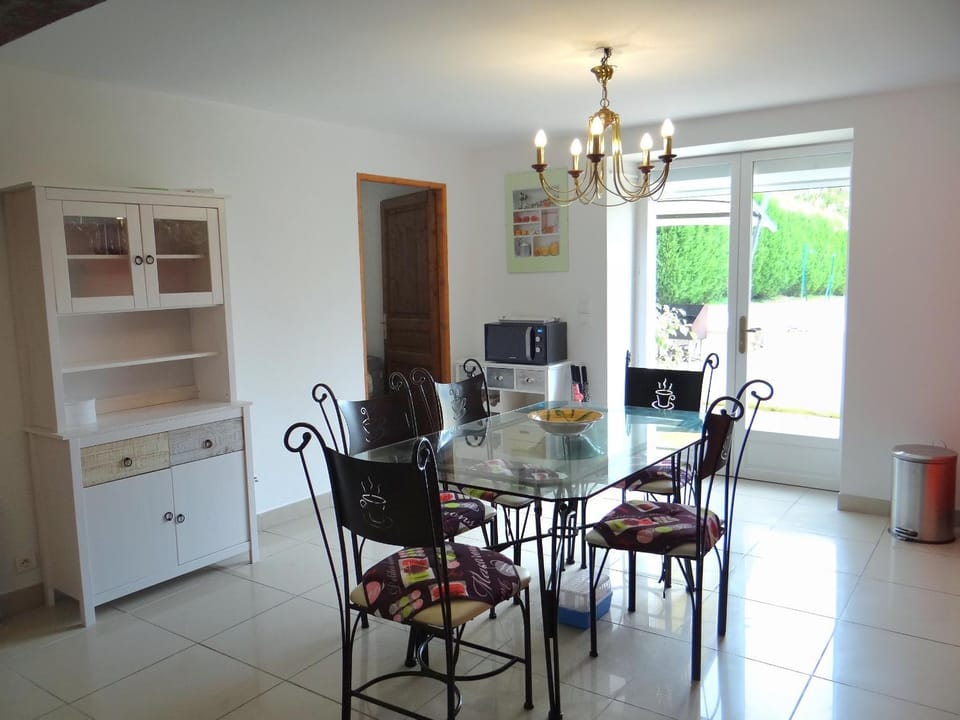 Gîte L'étable House in Dole