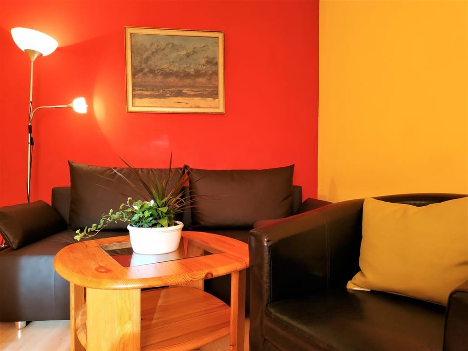 Living room, Photo of the whole room, Decorative detail, Seating area
