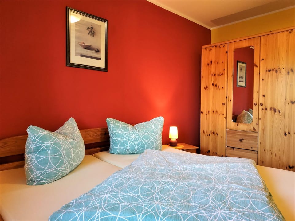 Photo of the whole room, Decorative detail, Bedroom