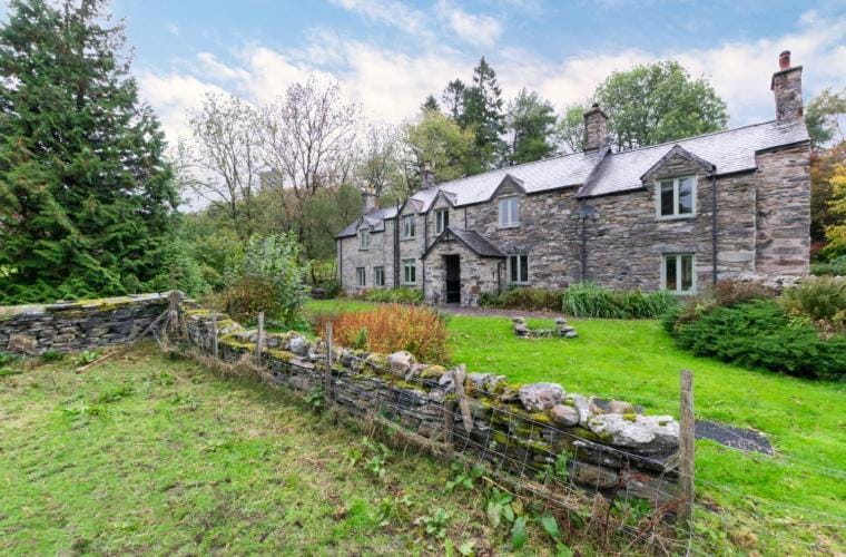 2 Tan-y-castell House in Wales