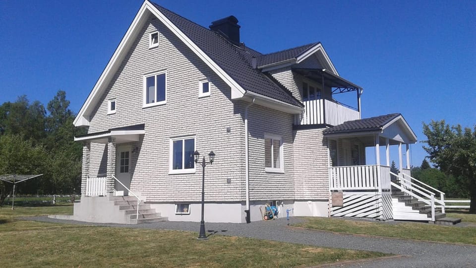 Hallhult House in Västra Götaland County