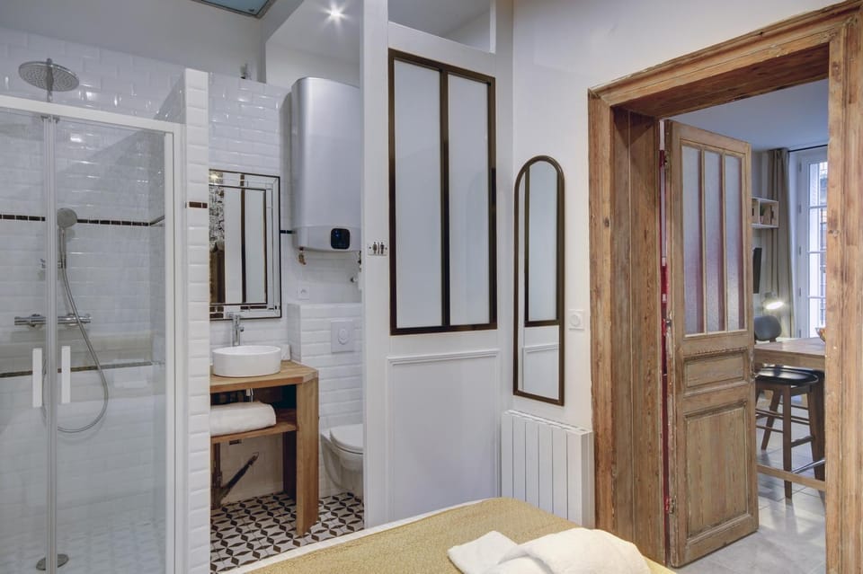 LE COCOON 29 by Cocoonr Apartment in Bordeaux