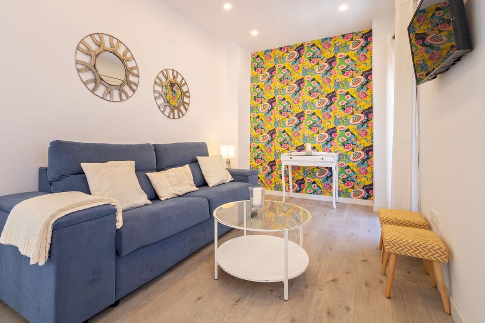 Nine O Clock San Luis Skyview Apartment in Seville