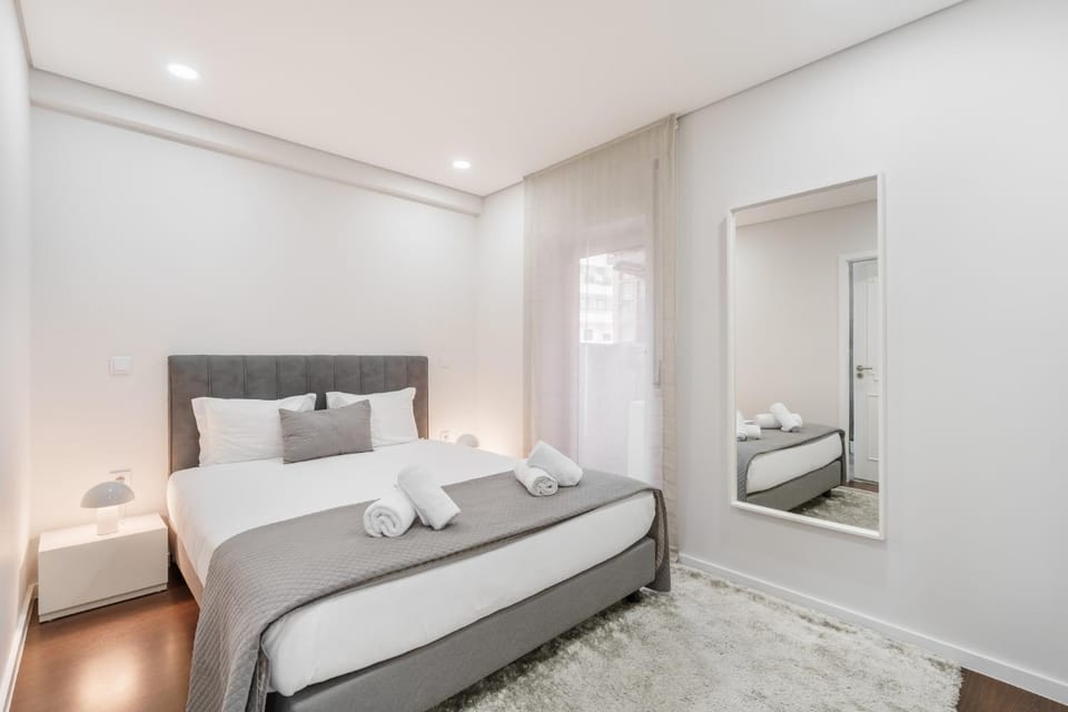Bedroom, wardrobe, laundry, air conditioner