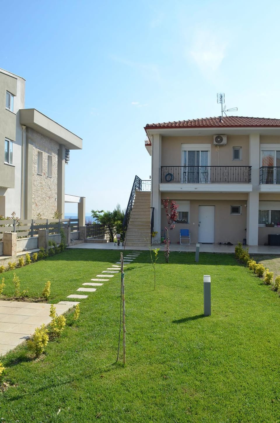 Lemon Beach Front Apartment, Nikiti Apartment in Halkidiki