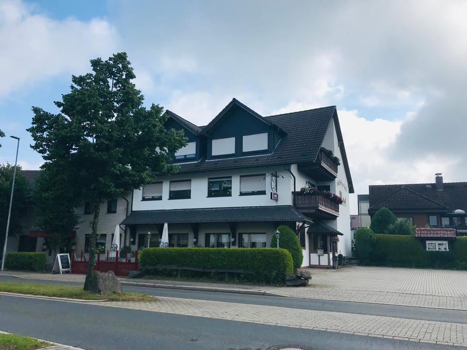 Gasthof zur Post Hotel - Restaurant Bed and Breakfast in North Rhine-Westphalia