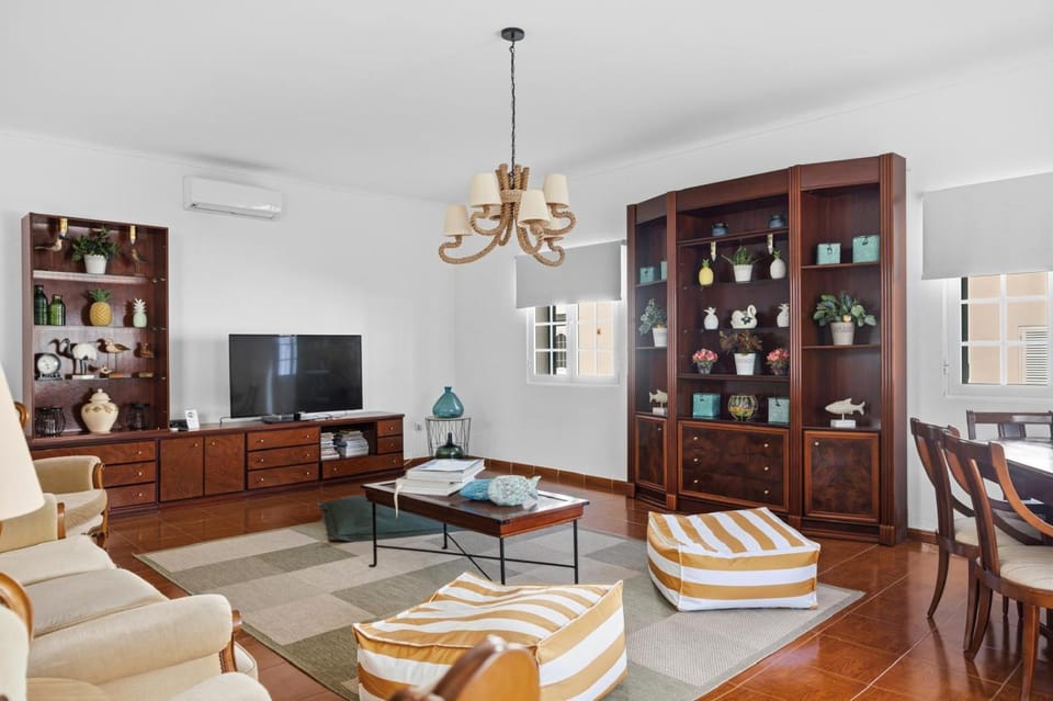 TV and multimedia, Living room, air conditioner
