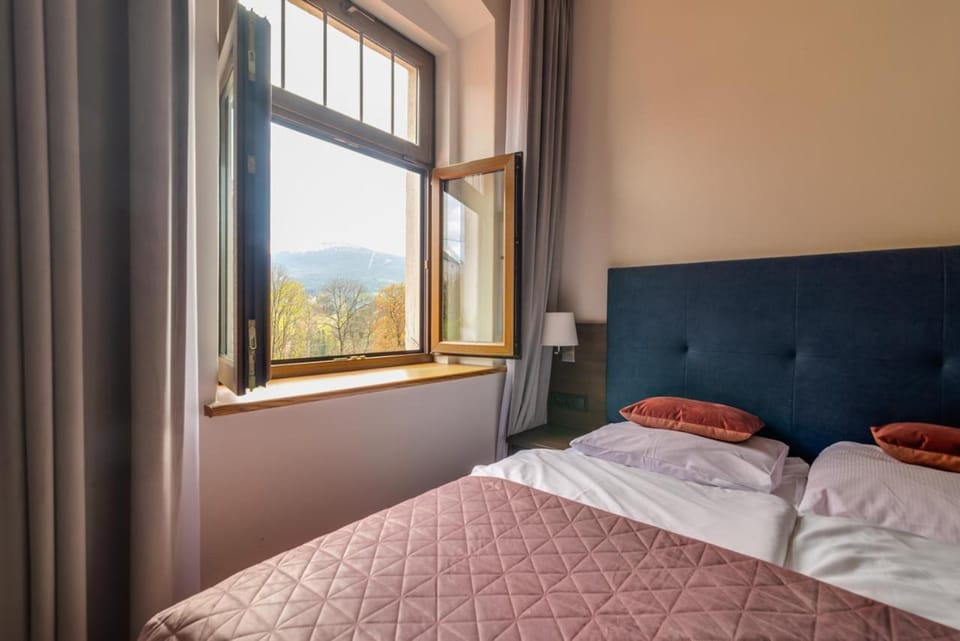 Bed, View (from property/room), Photo of the whole room, Bedroom, Mountain view
