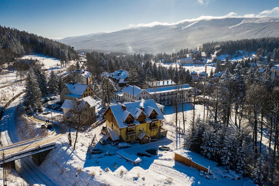 Property building, Nearby landmark, Day, Natural landscape, Bird's eye view, Winter, Children play ground, Children play ground, Garden, Mountain view, Mountain view, Area and facilities, Area and facilities, Parking