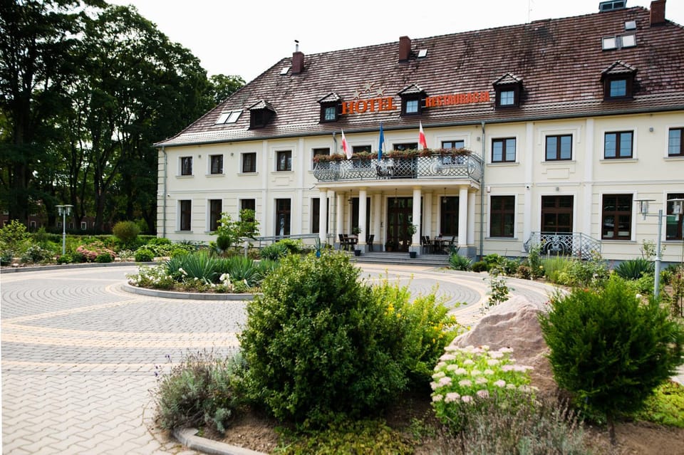 Facade/entrance