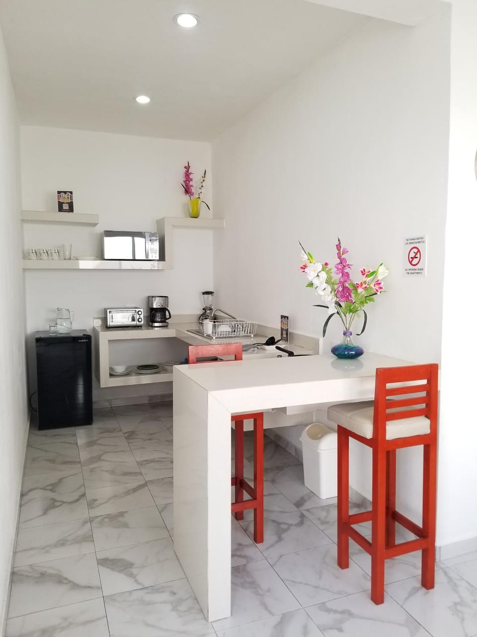 Kitchen or kitchenette, Dining area, minibar, oven, stove, toaster
