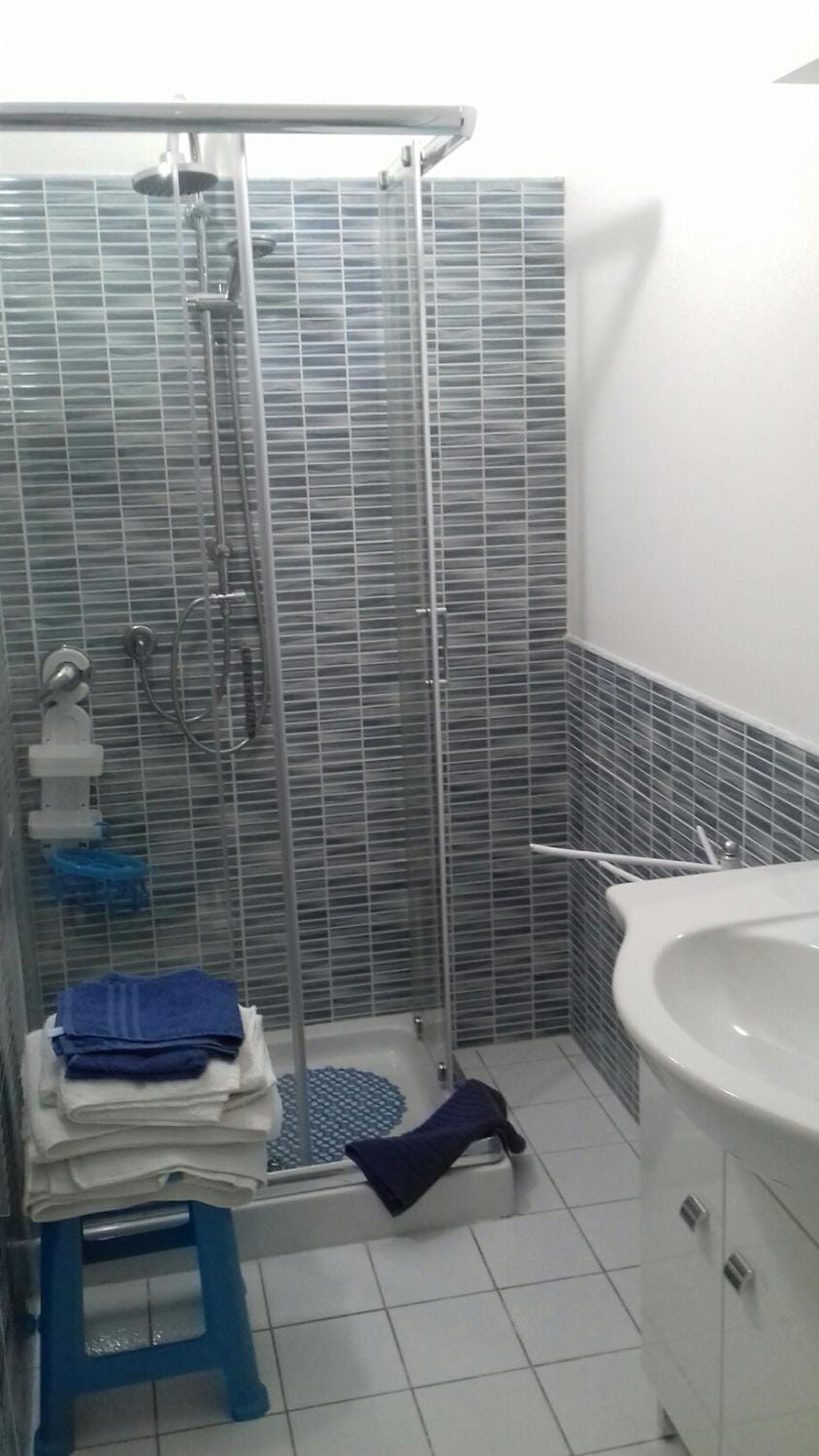 Locazioni Brevi La RosaViola GUEST ROOMS Bed and Breakfast in Teulada