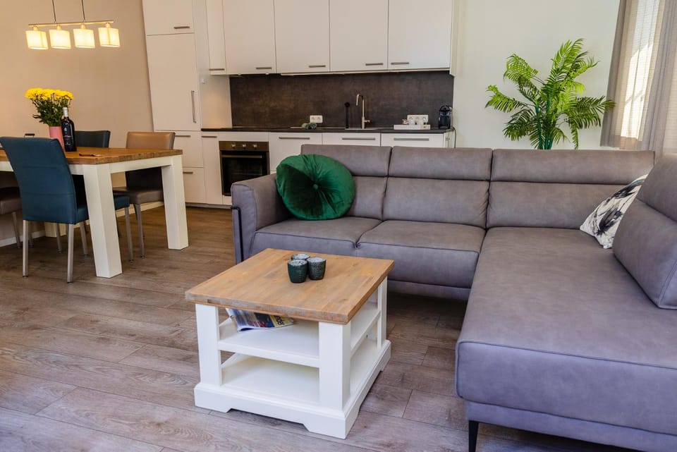 Living room, Dining area, kitchen