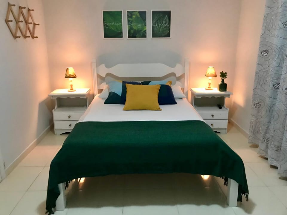 3 QUARTOS,10 min a pé Praia Grande, GARAGEM 3 carros, Churrasqueira, Wi-Fi e Cozinha Completa House in State of Rio de Janeiro