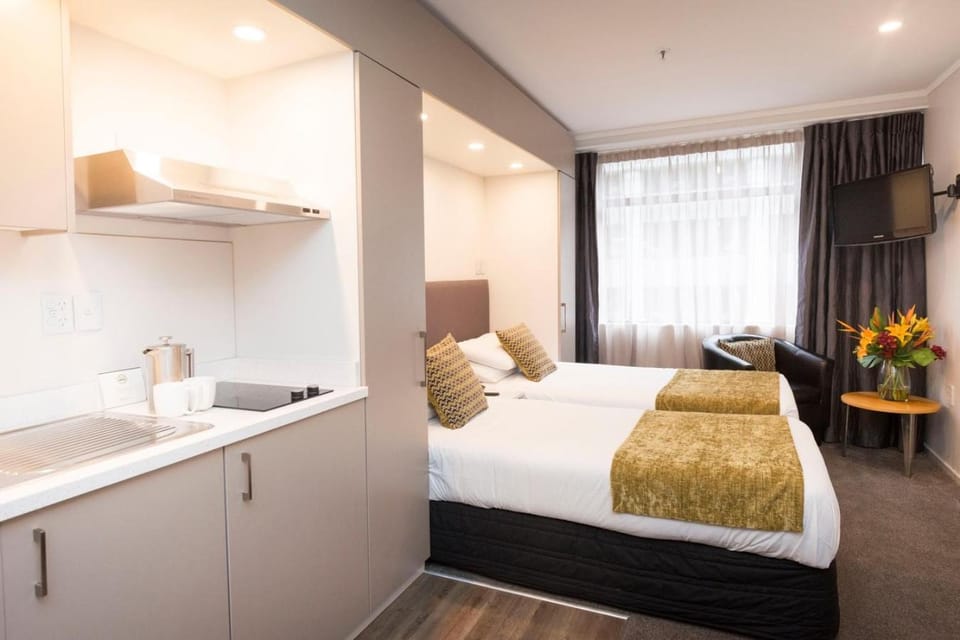 Kitchen or kitchenette, Bedroom