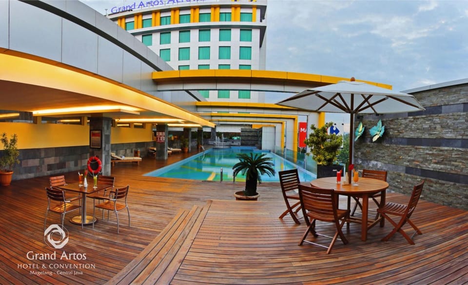 Day, Food and drinks, Area and facilities, Swimming pool, Swimming pool, Time of day